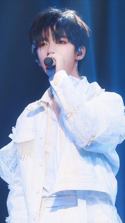 贺峻霖壁纸丨舞台造型合集