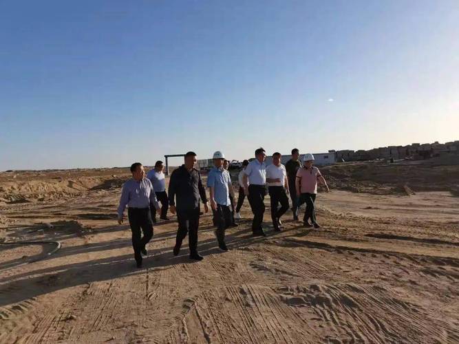 旗委副书记,代理旗长莫日根到巴彦诺日公苏木进行调研