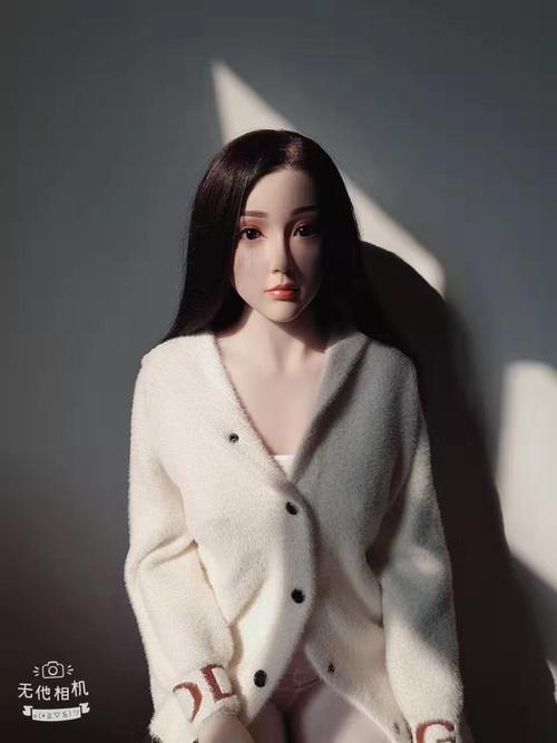 真人级"倒模产品的 实体娃娃品牌商,致力于为单身,独居群体提供更真实