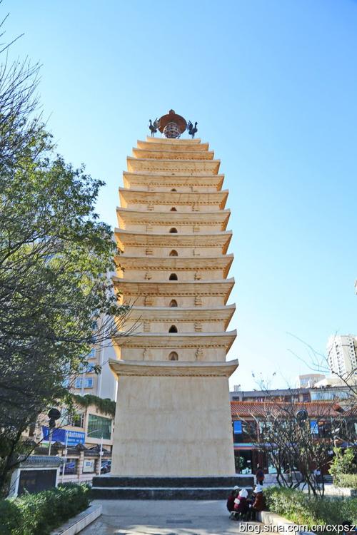 8米,距今近1200年,是昆明现存最古老的历史建筑