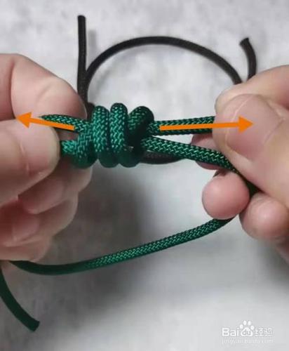 一根绳子怎么系伸缩扣