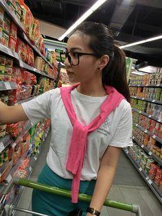 非诚勿扰12号女嘉宾王璟资料照片 王璟微博 王璟被谁带走了