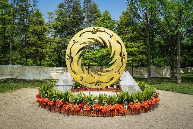 走进金沙遗址博物馆,我们便会对古蜀国的太阳神