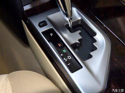 亲戚的2009款凯美瑞200g转给我开了 我想问下上面的档位是什么意思 s
