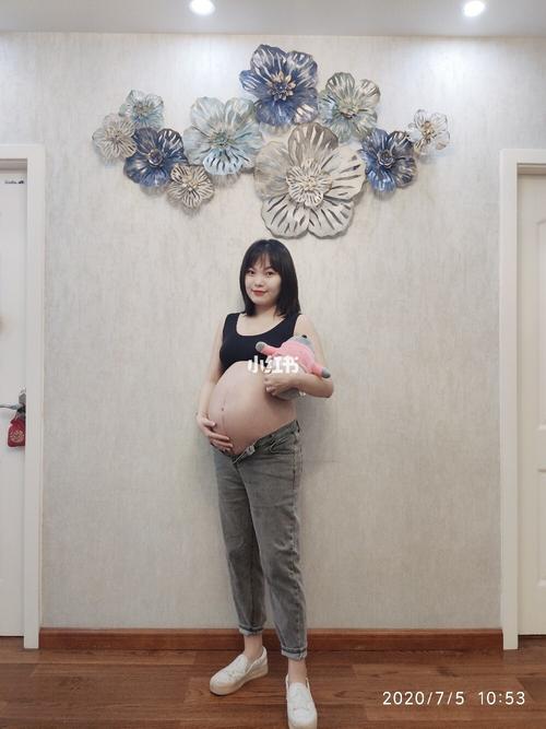 34周的大肚子,自制孕妇照,希望顺利卸货!