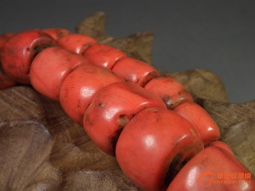 清代中期.红珊瑚桶珠大珠串一件