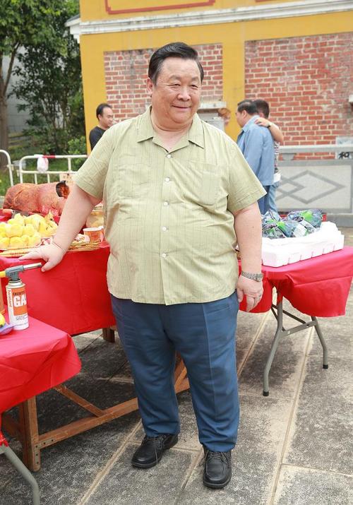 72岁"老顽童"秦煌意外跌倒紧急送医!与子女关系冷漠,晚年凄凉