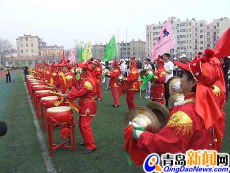 老年锣鼓队表演