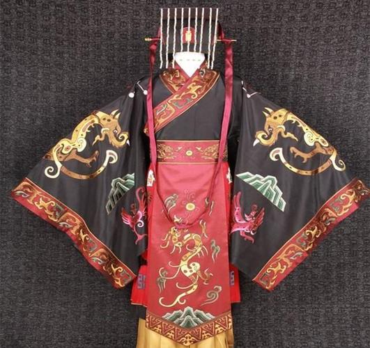 为什么秦朝人喜欢用黑色的服饰?