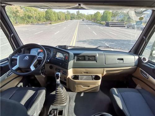 重汽豪瀚6米8冷藏车德国曼6缸发动机,7升大排量,百公里油耗省3—5升