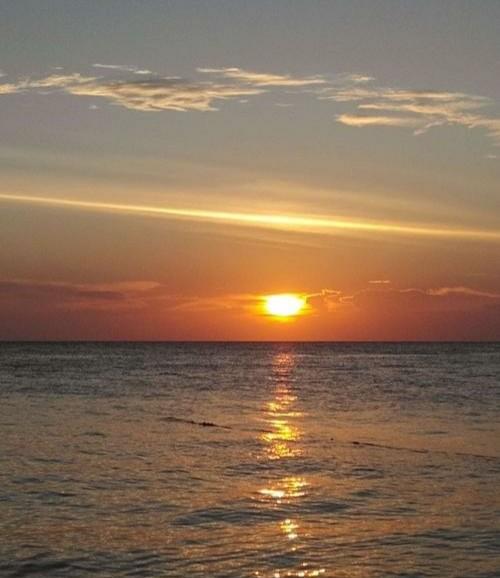 背景图夕阳余晖