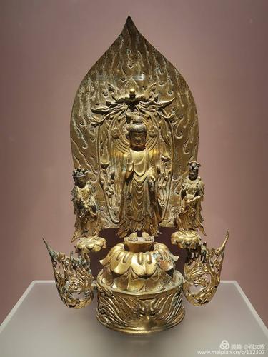 唐代鎏金佛像