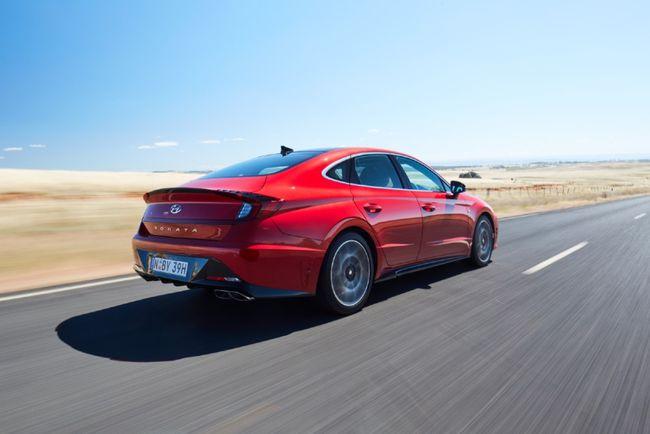 试驾2021款现代索纳塔nline6秒破百的家用轿车