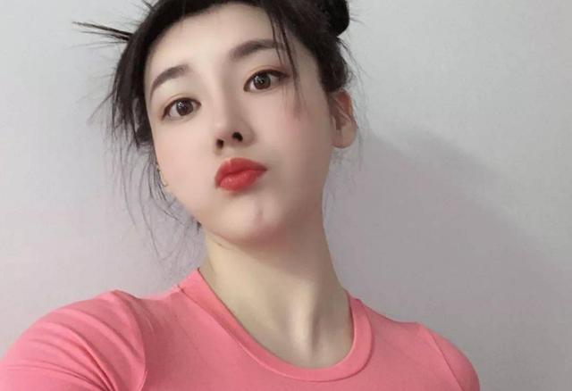 健身网红刘太阳,130斤微胖身材紧致迷人,或是这项运动