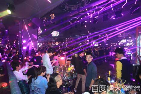 【轩尼诗尊尼获加醇黑团购】哈尔滨卡斯摩酒吧cosmo元