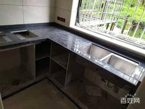 花岗岩橱柜定制,黑金沙灶台和花岗岩地柜,柜门晶钢门