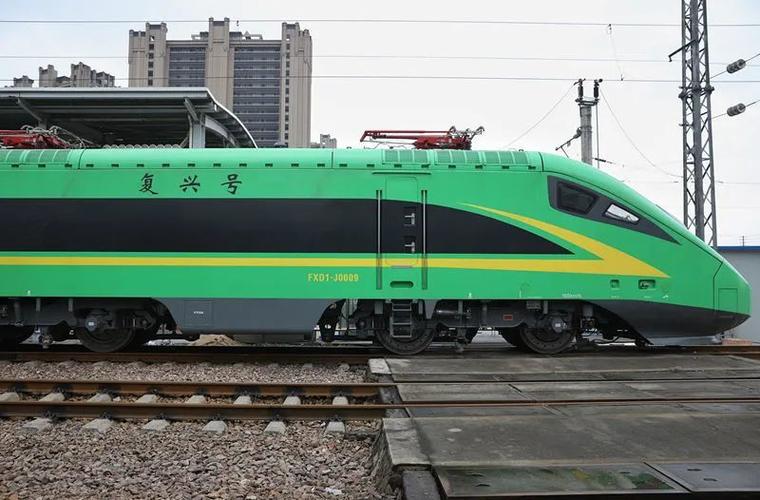 在渝怀铁路,襄渝铁路新增开行cr200j型复兴号动车组9对