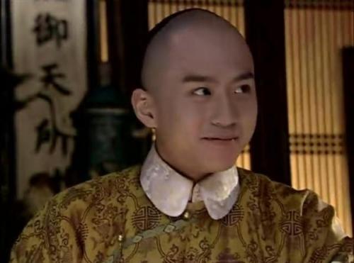 邓超的成名作是少年天子,略带稚气的他却迸发出一种难能可贵的爆发力