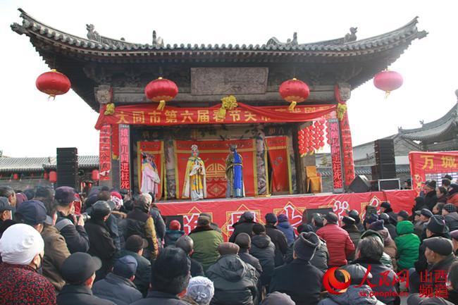 山西大同古城欢天喜地闹元宵