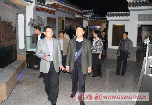 张福才少将调研固始县根亲文化建设