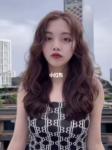 法式烫发_发型_烫发_卷发_中发发型_法式烫发_夏天去哪玩_概念hair