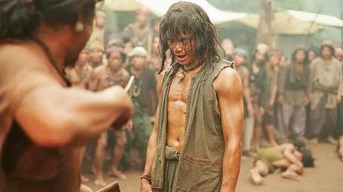 《拳霸》精彩混剪,托尼贾精彩演绎泰拳功夫,以一敌十团灭反派!