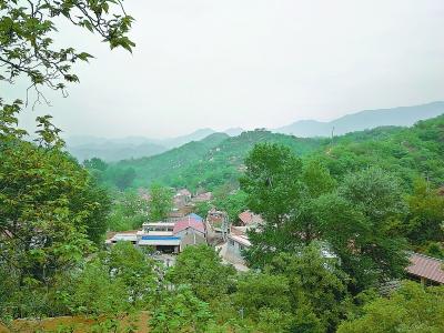 远眺霹破石村