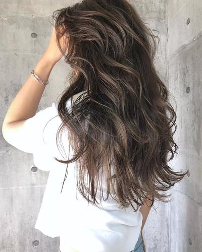 卷发发型要搭配颜色才好看,来看看你更喜欢哪款搭配吧