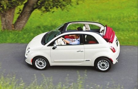 菲亚特500敞篷版国内上市 城市车辆火热订购(图)