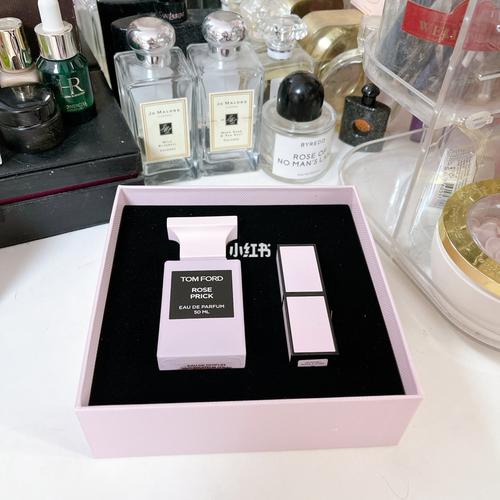 tom ford 荆棘玫瑰限量礼盒_香水_汤姆·福特怎么样_男朋友_痱子粉