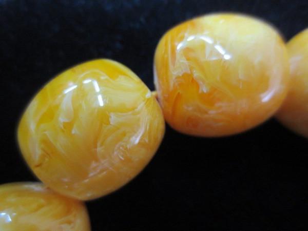 压制蜜蜡明显的搅拌纹