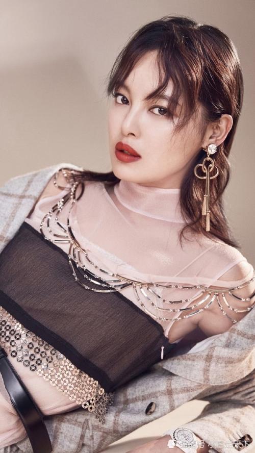 辛芷蕾第6期性感时尚魅力写真