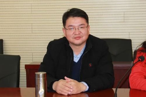 副校长陈汉明出席仪式