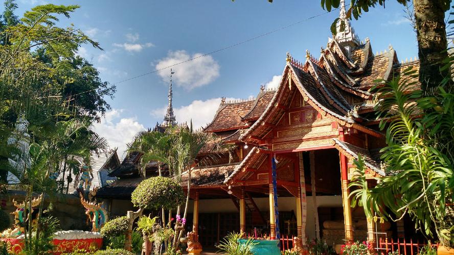 景区内有我国保存最完好的五个傣族自然村寨,占地面积3.