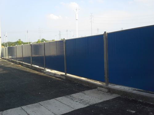 本公司专业生产围挡,围墙,彩钢瓦,frp采光瓦,彩钢夹芯板-「护栏/围栏