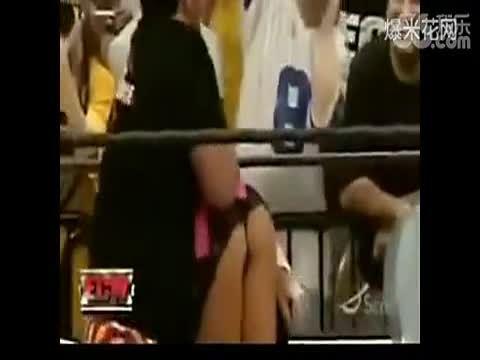 实拍美女 打屁屁 妙龄 美女 被强迫脱裤 打屁股