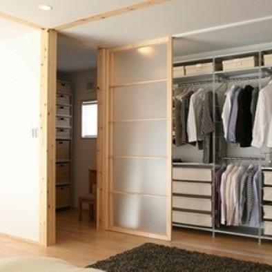 日式卧室衣柜装修效果图