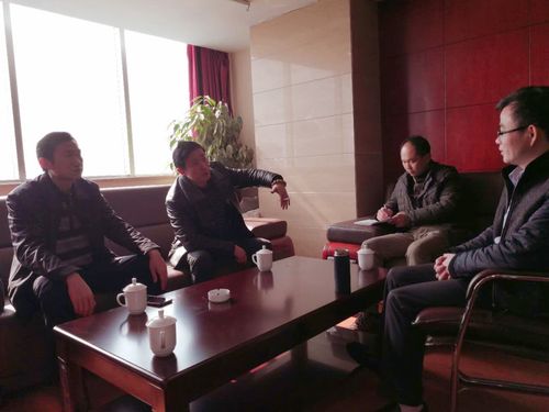 岳阳楼区副区长邓建华莅临广发银行岳阳分行筹备组指导工作