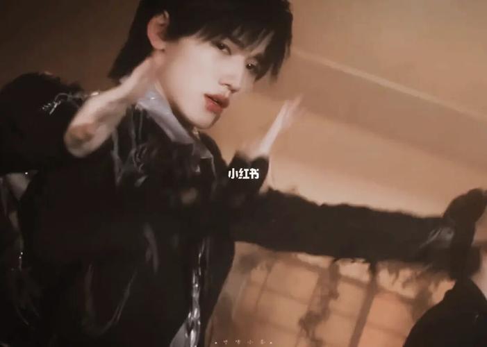 宋亚轩惊艳怼脸照(含动图)_宋亚轩_时代少年团_时代少年团宋亚轩_娱乐