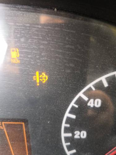 重汽豪沃380故障灯