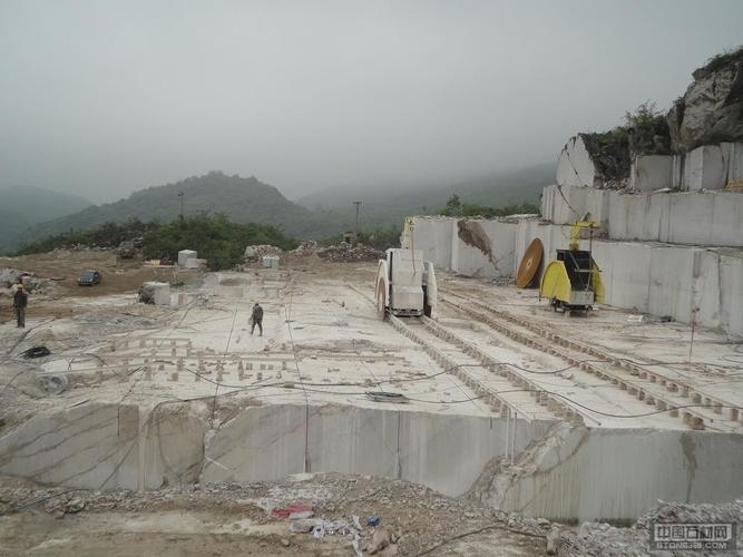 安琪米黄国产大理石矿山