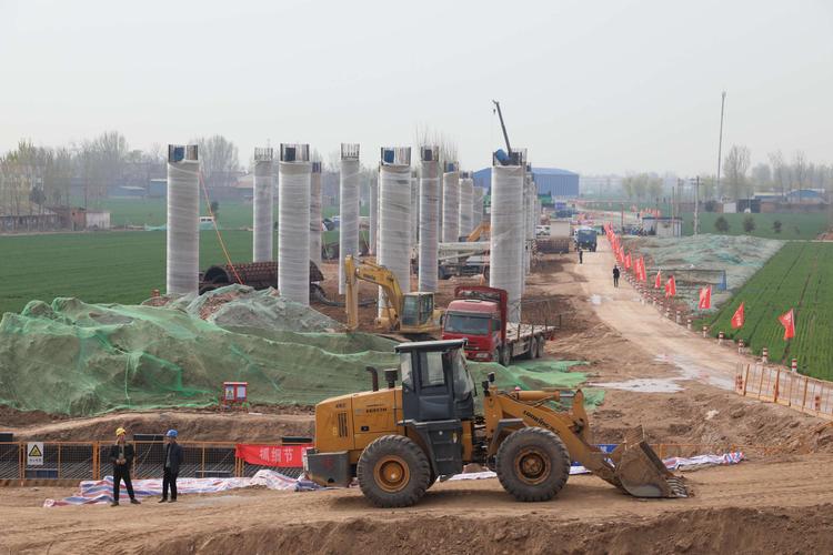 调研国道207焦作至温县段改建工程和孟州至偃师黄河大桥及连接线工程
