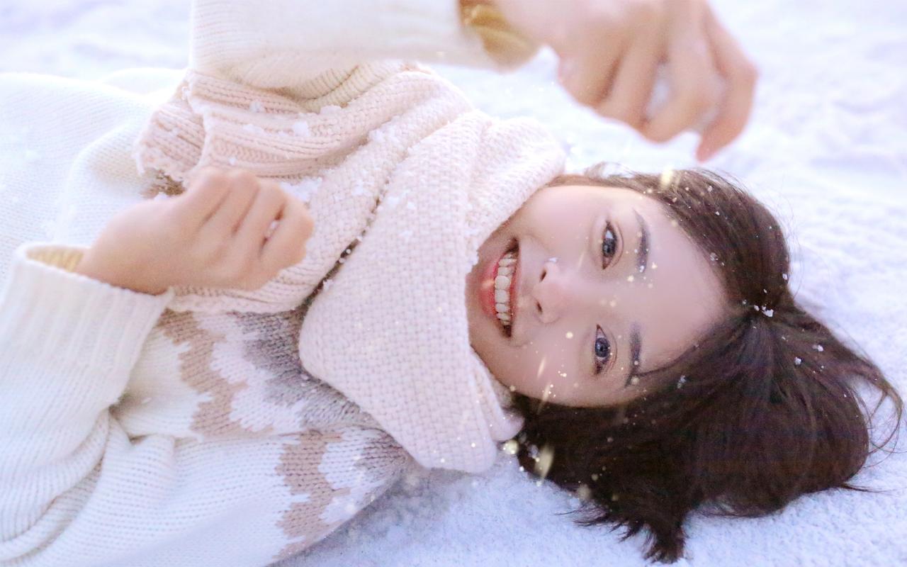 浪漫初雪沈月意境壁纸_致我们单纯的小美好
