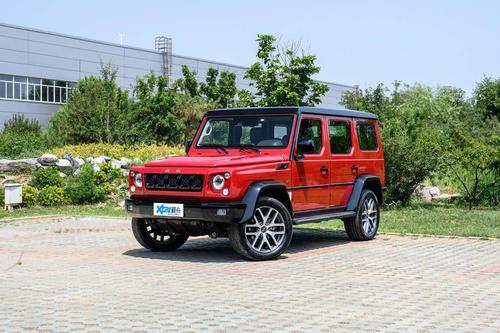 实拍北京越野bj80 3.0t版 搭载v6发动机的硬派越野车