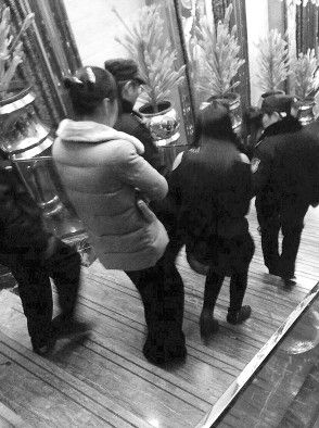 广东省在东莞等地迅速展开了大规模的扫黄行动