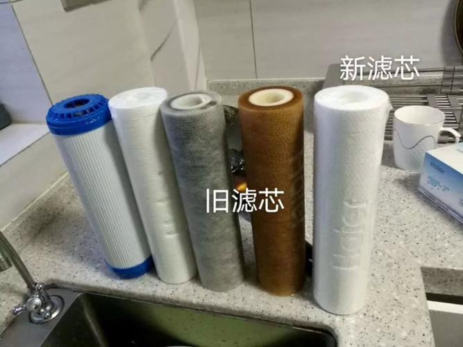 一是因为停水之后,再次来水时,直接使用了净水机,这时用水管道里沉积