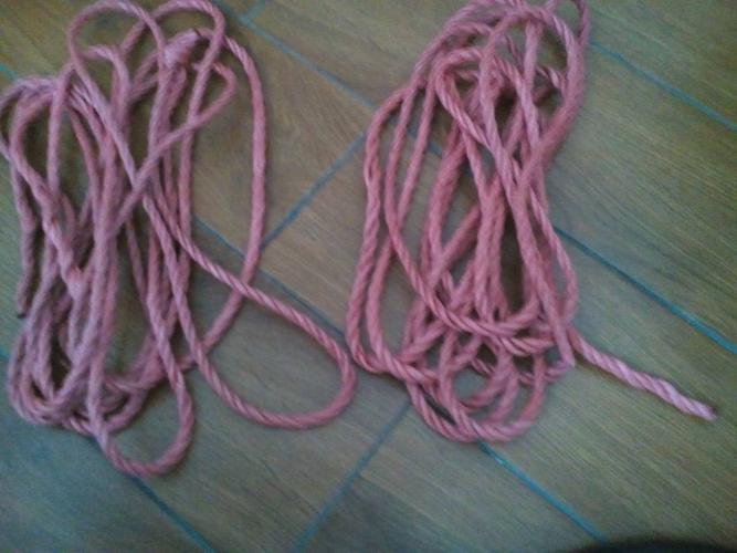 怎么捆住自己的腿很难受〔不要吊着的,是自己绑自己