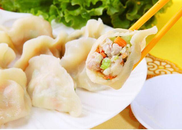 新人步骤: 免费注册 如何使用         食材:鲜香菇 ,鸡胸脯 ,胡萝卜