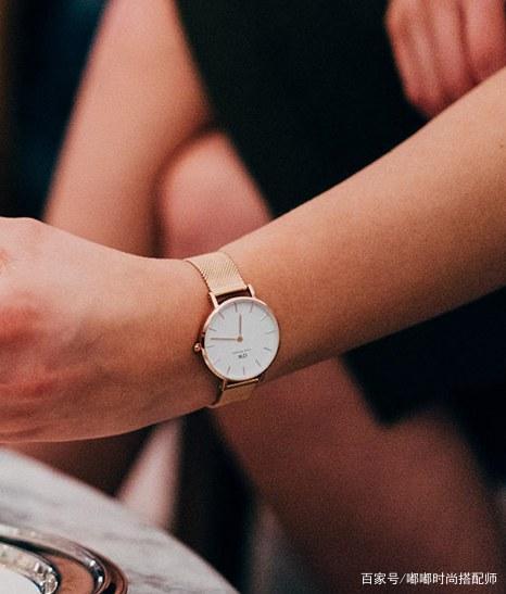 三四十岁女人建议多佩戴这样的腕表,优雅时尚显得更有