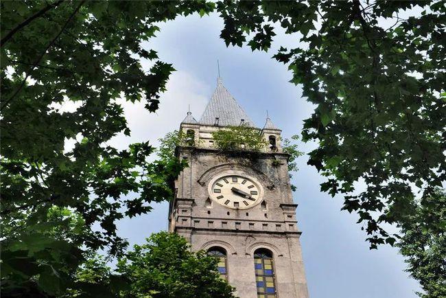 网易首页>网易号>正文申请入驻> 泸州钟鼓楼,位于泸州城区北部.